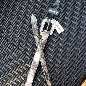 Snakeskin print belt